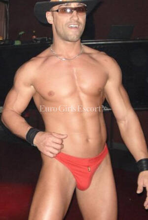 Mugur - media521.eurogirlsescort.com/media/images/preview/...