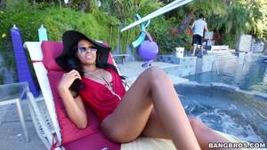 Anya Ivy Pool Boy Porn - Anya Ivy seducing her pool boy with her tits - Pichunter