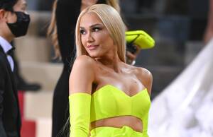 Gwen Stefani Hairy Pussy - Gwen Stefani faces criticism over 'I'm Japanese' comment in Allure magazine  interview | CNN