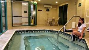 Converse Knee High Boots Porn - Knee High Converse In Jacuzzi - xxx Mobile Porno Videos & Movies -  iPornTV.Net