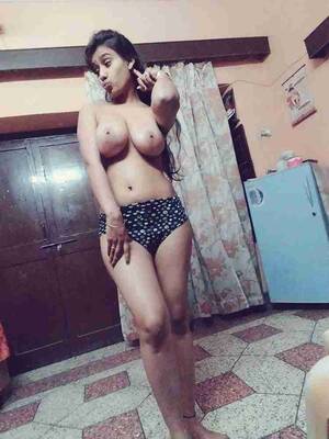 busty teen exposed - Busty Indian teen exposing her sexy big boobs - FSI Blog