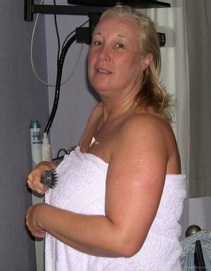 flickr swinger wife - Brenda and Mandy aka Flickr Tun, Mature Geordie Lasses from Newcastle  Exposing themselves for you