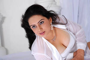 Hema Malini Porn - Shiny Actress Stills: Hema Malini Hot Gallery