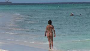 homemade nude beach videos - Mujer caminando en la playa en: video de stock (totalmente libre de  regalÃ­as) 2006723 | Shutterstock