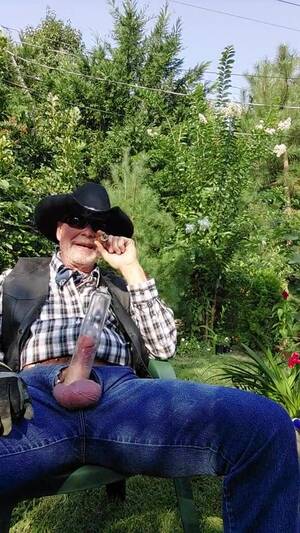 Cowboy Dad Porn - Cowboy dad on break and pumping his cock watch online