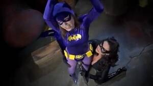 Catwoman And Batgirl Lesbian Cosplay - Catwoman Vs. Batgirl - Episode 2 - butt Catwoman! - Lesbosland.com