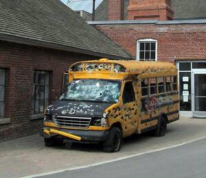 Magic School Bus Phoebe Porn - Mrs. Frizzle took the kids to the south side : r/funny