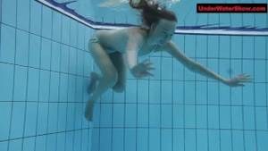 big bouncing tits underwater - Bouncing booty in a underwater show