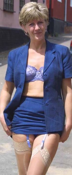 British Sara Mature - 