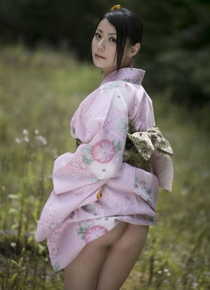 asian sex on mountain - Sexy and beauty Japanese av idol Nana Aida shows her off body undressing a  kimono
