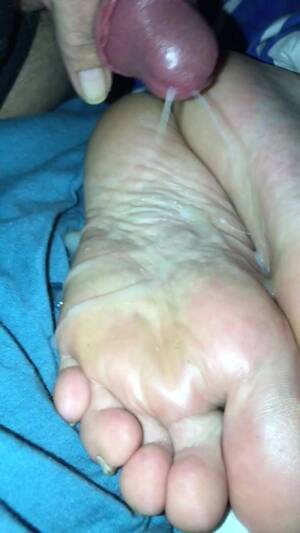 mature feet cumm shot - Amateur Milf sleeping feet big Cumshot on soles - ThisVid.com