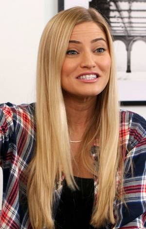 Justine Ezarik Porn - iJustine gets nostalgic by remembering some of her favorite things from the  '90s