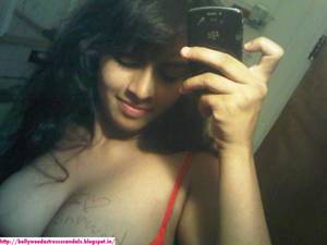 bollywood actress naked pic leaked - 