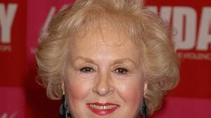 Doris Roberts Porn - Everybody Loves Raymond star Doris Roberts dead at 90 : r/television