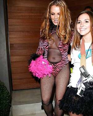 Celebrity Halloween Porn - 12 REVEALING CELEBRITY HALLOWEEN COSTUMES Porn Pictures, XXX Photos, Sex  Images #1636319 - PICTOA