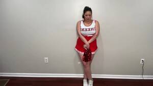 hot cheerleader upskirts peeing - Cheerleader has to pee - ThisVid.com