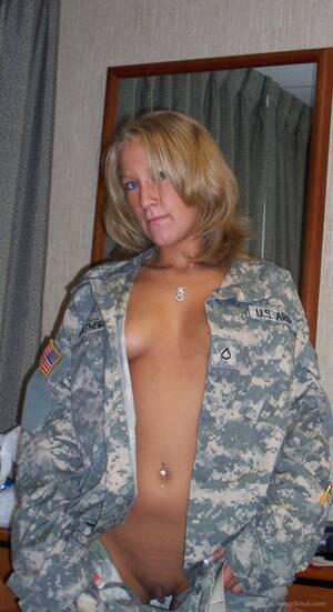 Army Wives Porn - US Army wife doing the service proud stripping off