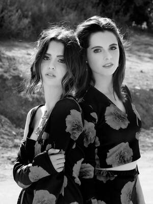 Laura Marano Fuck - Vanessa and Laura Marano | Currant Magazine