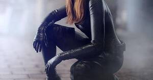 Anne Hathaway Porn Gallery - This is not a picture of Anne Hathaway, this is a fully rendered 3D digital  model by artist Per Haagensen. : r/pics