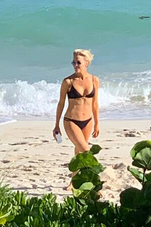 Megyn Kelly Porn Captions - Megyn Kelly Bikini Photos: Sexiest Swimsuit Pictures | Life & Style