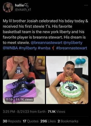 black lebron cunfused the girls - I've never seen anyone cry over a pair of LeBrons. Breanna Stewart is  better than Lebron. : r/nbacirclejerk