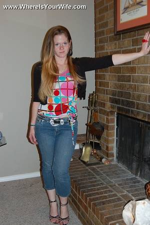 Amateur Redhead Wife Porn - Stunning redhead wife getting naked and exp - XXX Dessert - Picture 1