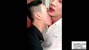 Asian Kiss Man - Two slim Asian twinks enjoy their first sex. GayWiz.com - XVIDEOS.COM