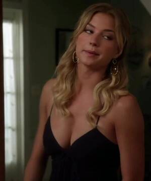 Emily Vancamp Porn Gif - Celebs with Big Tits: Emily VanCamp - Porn GIF Video | nebyda.com