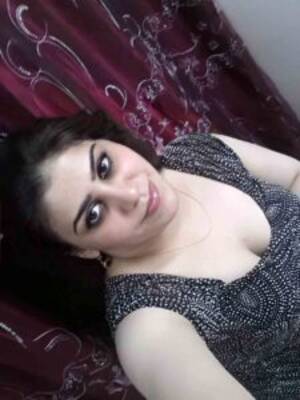 naked pakistani bbw - Pakistani Chubby Sexy Wife Nude Selfie Pics Leaked | Femalemms