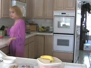 Kitchen Robe Milf Porn - Hot Mom In Her Thin Robe Showing Her Tits At Table : XXXBunker.com Porn Tube