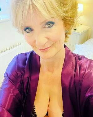 diana princess - Cleaner who looks 'identical to Princess Diana' makes Â£200k a year on  OnlyFans - LancsLive