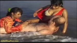 indian wild sex video - wild indian sex fun on the beach - XVIDEOS.COM