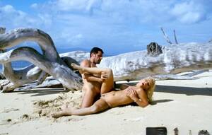 Mature Beach Fucking - Mature Beach Fuck Porn Pics & Naked Photos - PornPics.com