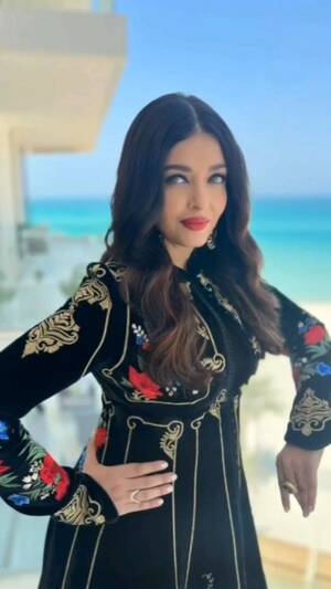 Aishwarya Rai Sexy Ass - Pin on ||â™¥Bollywood Actressâ™¥||