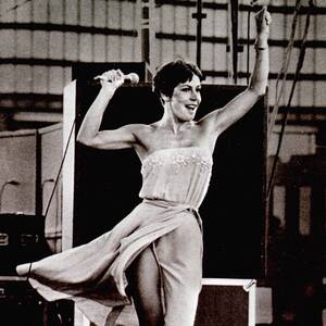 naked old plumpers - Helen Reddy Embodied Her Feminist Anthem, 'I Am Woman' - The New York Times