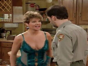 Amanda Bearse Sexy - Amanda Bearse â€“ Sexy Moments (MWC) | xHamster