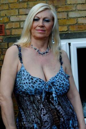 mature big saggy tits outdoors - Saggy Outdoor Porn Pics & Nude XXX Photos - NakedWomenPics.com