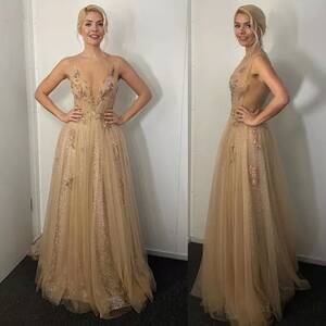 holly willouby tit lesbian sex - Holly Willoughby's boob-baring nude dress gets Ofcom complaints after DOI  exposÃ© - Daily Star