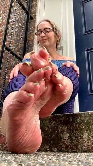 Best Feet In Porn Solo - Watch best milf feet - Feet, Milf, Solo Porn - SpankBang
