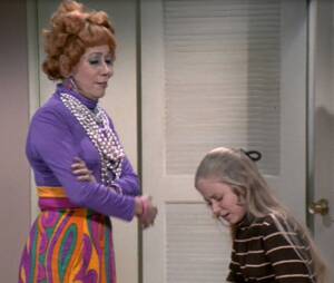 Brady Bunch Porn Florence Henderson - Episode 17: Jan's Aunt Jenny â€“ Here's The Story: Every Episode of The Brady  Bunch Reviewed