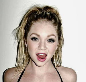 New Stars 2013 2014 - Miley Cyrus Hires Porn Star For Music Video