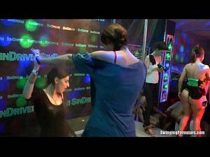 girls dancing club - Wet girls dancing erotically in a club - XNXX.COM