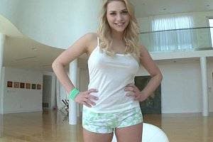 Cute White Chick Porn - Ass so big and perfect for a white girl