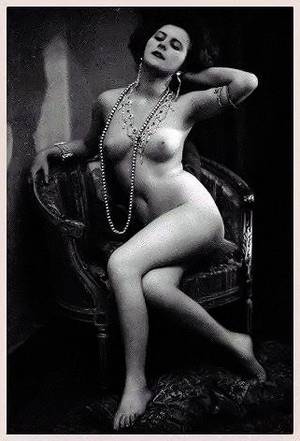 free vintage nude slave pictures - vintage porn hairy slave tied