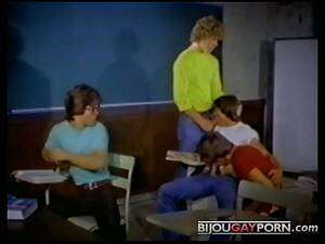 classroom group sex vintage - Classroom Orgy from KEPT AFTER SCHOOL (1982) - XNXX.COM