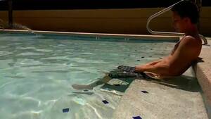 homemade pool - Public Pool Blowjob with Brunette Girlfriend - Amateur Homemade Porn |  AREA51.PORN