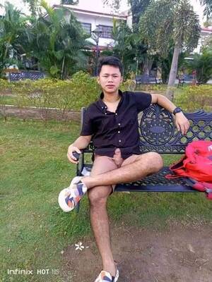 fat nudists - man these nudists are getting out of control : r/confusing_perspective