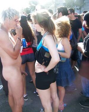 Funny Amateur Public - Amateur Public Cfnm Porn Pics - PICTOA