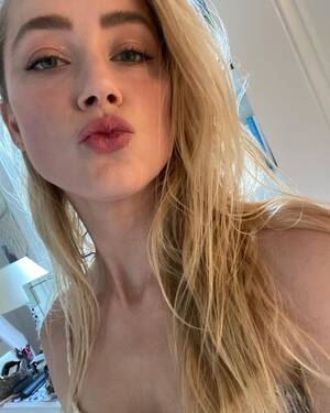 Amber Heard - Amber Heard habrÃ­a recibido una millonaria oferta para hacer una pelÃ­cula  porno