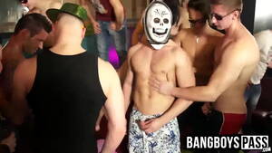 horny dudes at the party - Horny guys partying with a stripper packed with a big dick - XVIDEOS.COM